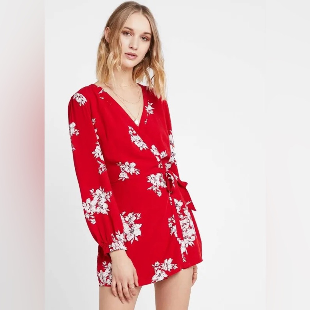Abercrombie & Fitch Women’s Red Romper w/ Black & White Flowers- Size XS